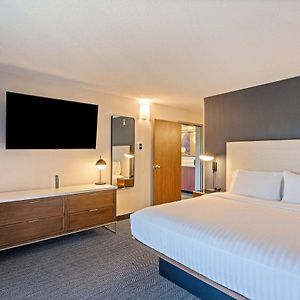 One-Bedroom King Suite